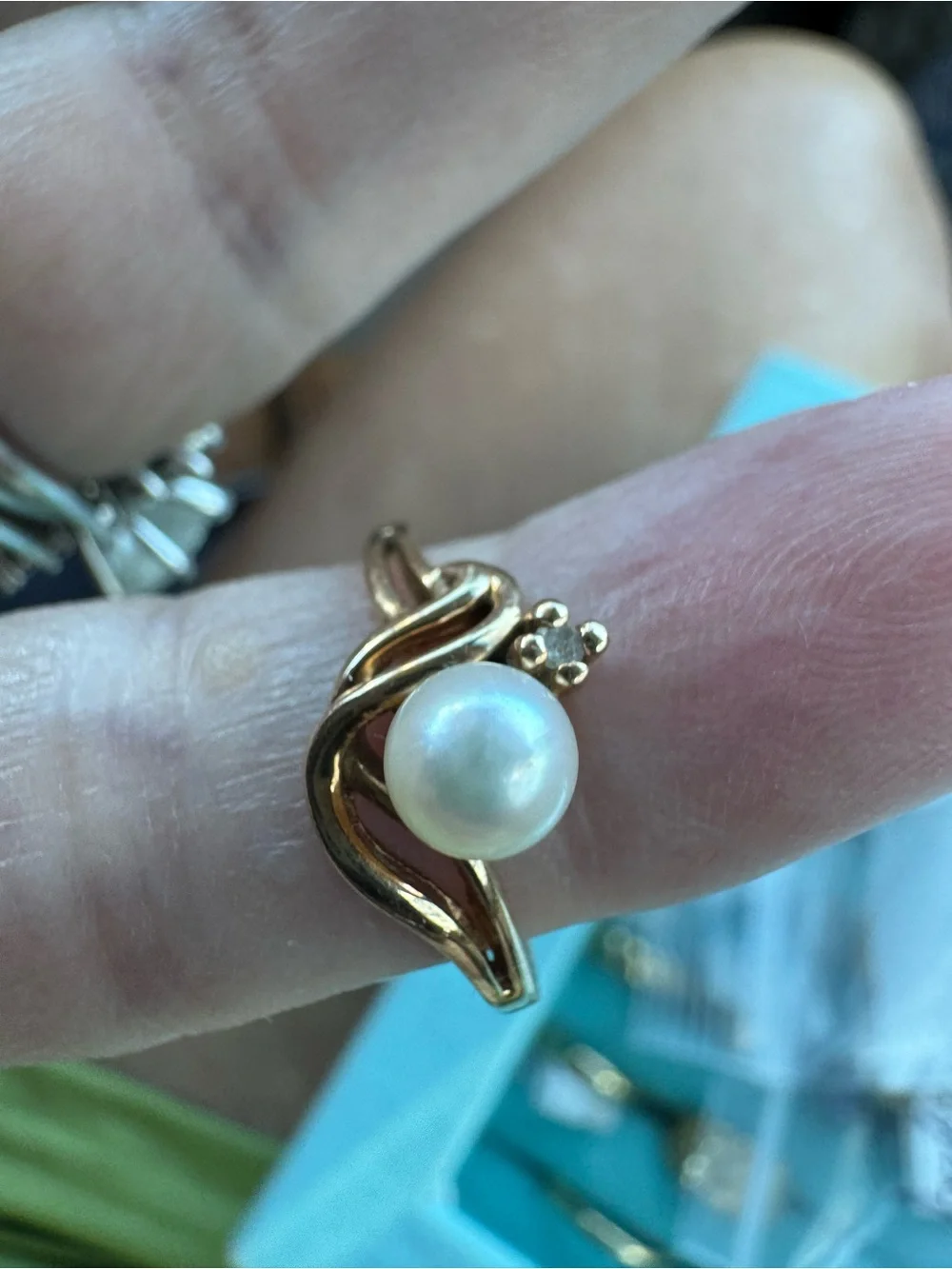10k Gold Pearl and Diamond Accent Women's Ring - White Pearl size 6.5